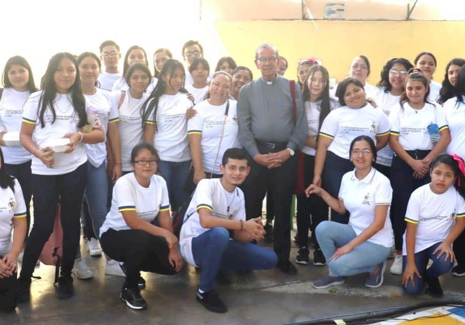 01 Cardinal Gregorio Rosa Chávez With COAR Children's Village Residents Cardinal Gregorio Rosa Chávez With COAR Children's Village Residents